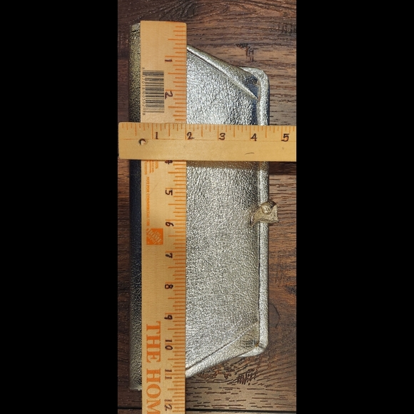 Gorgeous VTG Silver Clutch - Picture 15 of 16